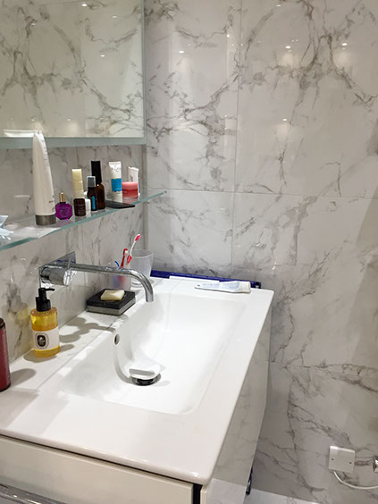 one hans crescent image 3